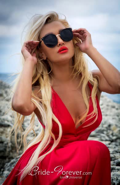 Beautiful Ukrainian Bride Ekaterina From Odessa 35 Yo Cancer Blond Hair