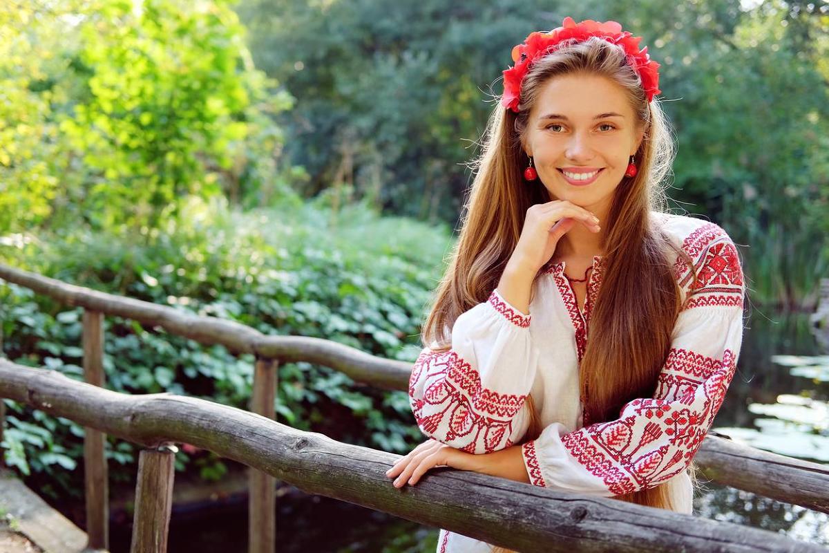Charming Ukrainian women - find Ukrainian brides in 2022.